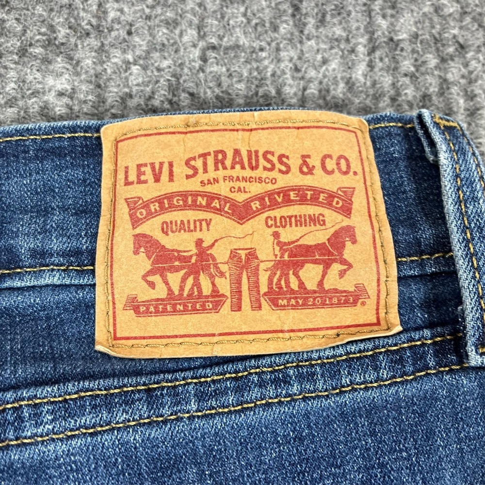 Levi's Womens Boyfriend Jeans Size 31 Medium Wash Denim Stretch Mid Rise - Picture 7 of 12